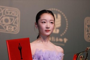 张艺谋谋女郎争议：刘浩存金鸡奖提名背后的选角密码