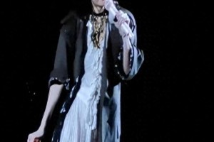 肖战现身孙燕姿演唱会，细节复刻偶像造型引热议