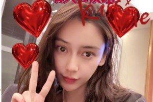 明星情人节动态：Angelababy避谈，吴尊全家亲亲